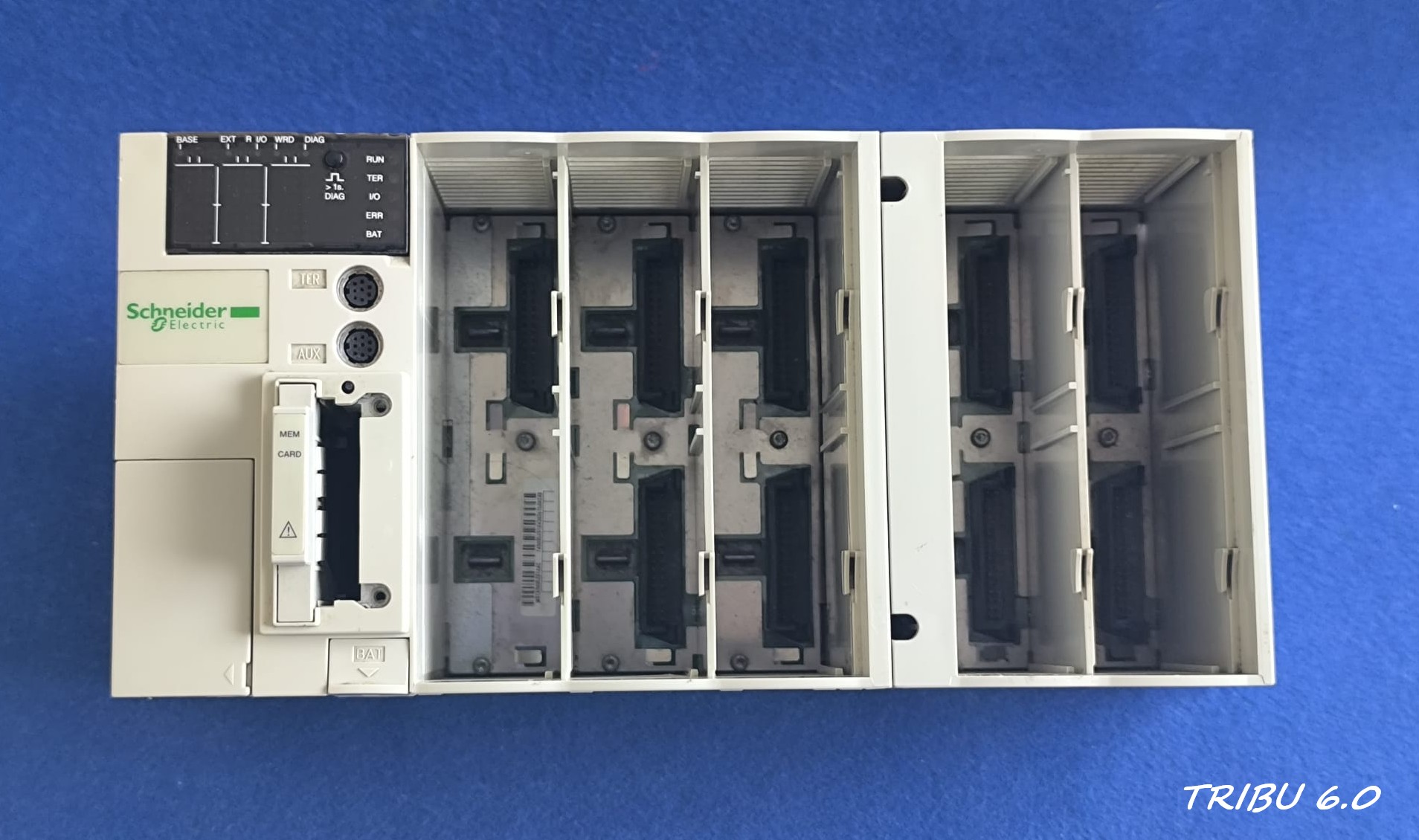 CONTROLADOR SCHNEIDER TSX372201 Modicon TSX Micro + RACK DE EXTENSION
