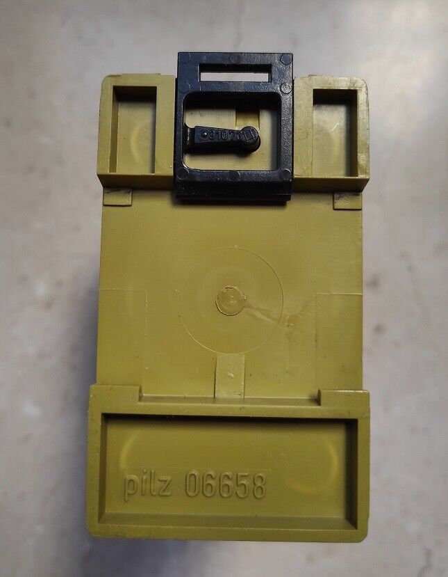 RELE DE SEGURIDAD PILZ PNOZ 5 24VGS 2S 474590 - Imagen 7