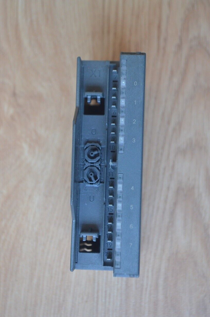 SIEMENS SIMATIC S7-300 SM322 8 SALIDAS DIGITALES RELE 6ES7 322-1HF01-0AA0