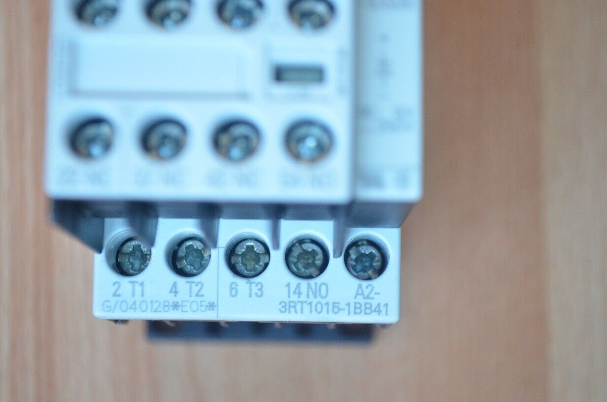 CONTACTOR SIEMENS 3 kW BOBINA 24 VDC. + 1 NO 3RT1015-1BB41 + CONTACTOS AUX. - Imagen 4