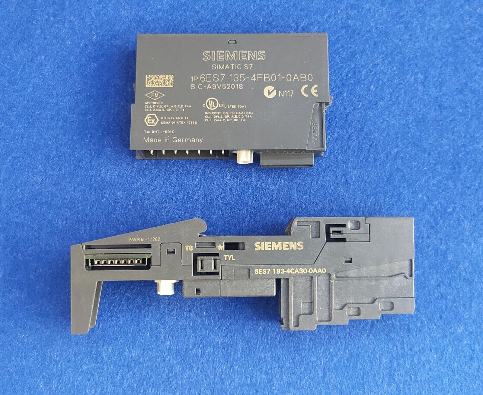 SIEMENS 6ES7 135-4FB01-0AB0 + 6ES7 193-4CA30-0AA0 SIMATIC ET 200S 2AO U