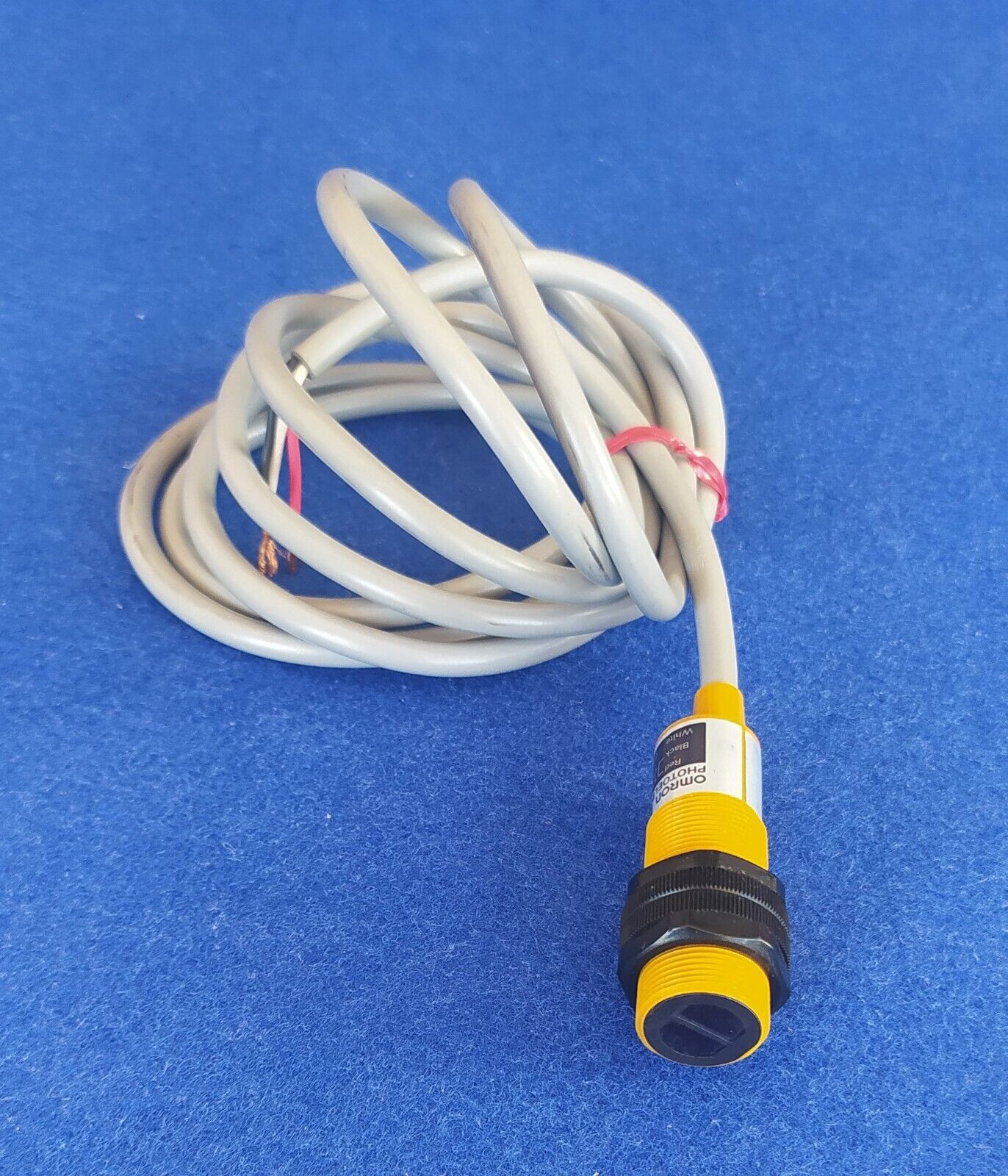 SENSOR OMRON E3F-R2C4 - Imagen 6