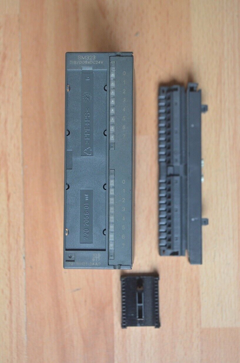 SIEMENS SIMATIC S7-300 SM323 8 ENT. / 8 SAL. 6ES7 323-1BH01-0AA0 + FRONTAL