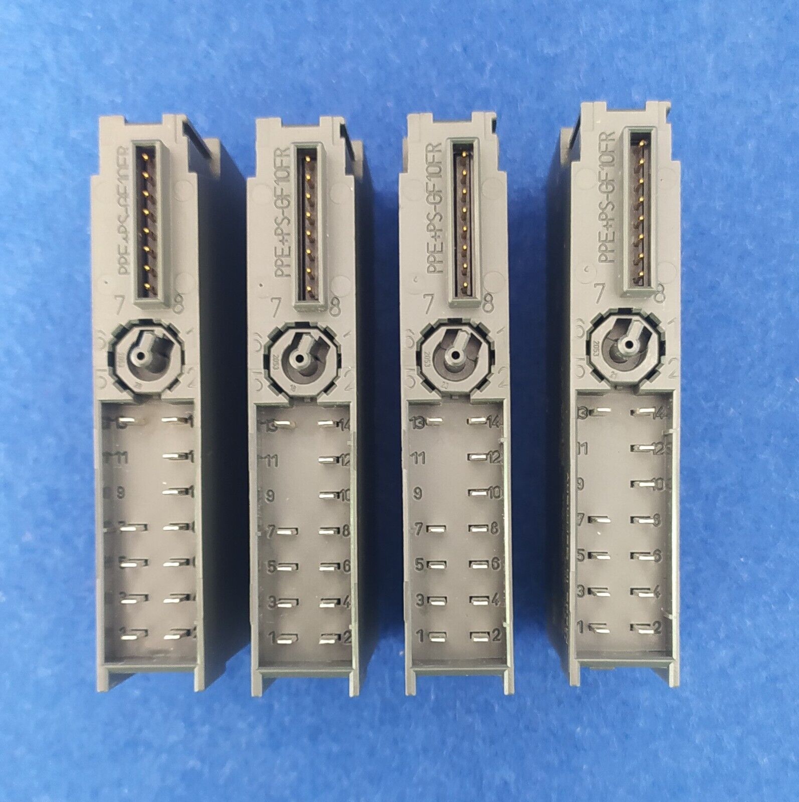 4 x SIEMENS SIMATIC ET 200S 4 SALIDAS 4 x 6ES7 132-4BD00-0AA0 - Imagen 5