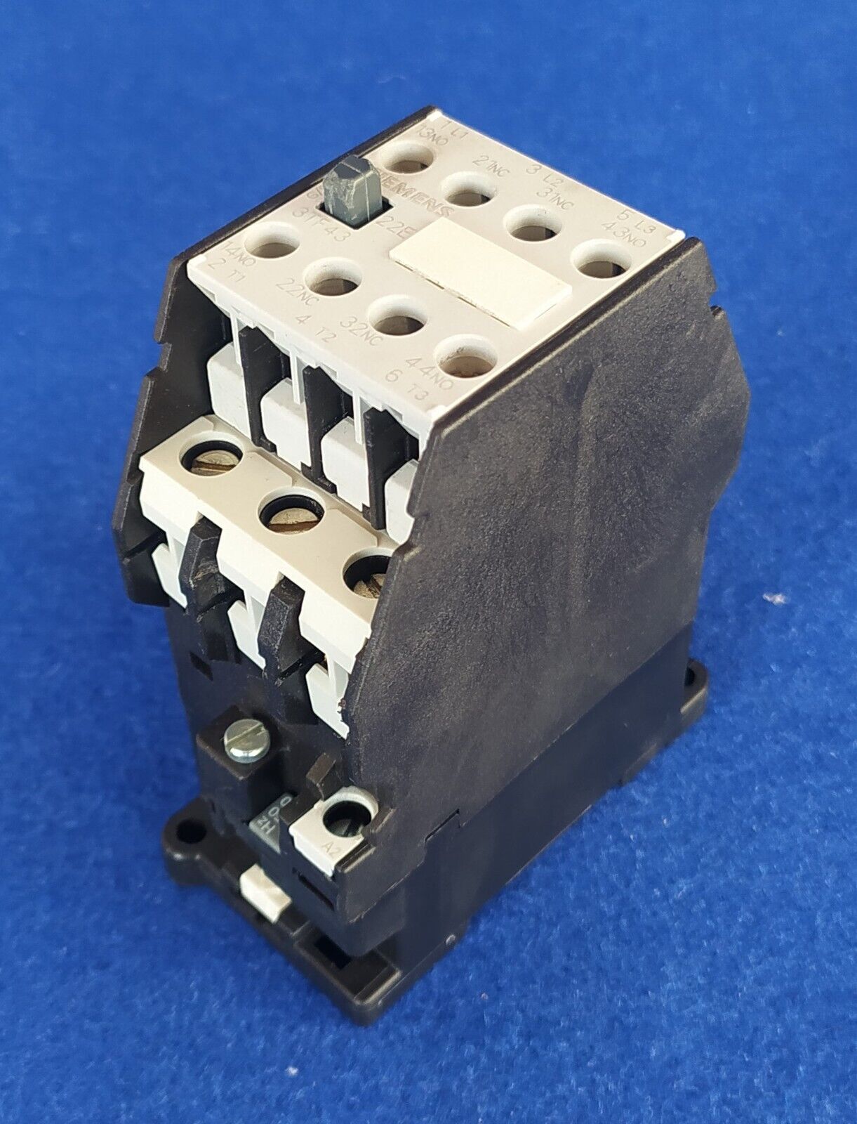 CONTACTOR SIEMENS 11 kW BOBINA 220 VAC. 3TF4322-0A - Imagen 5